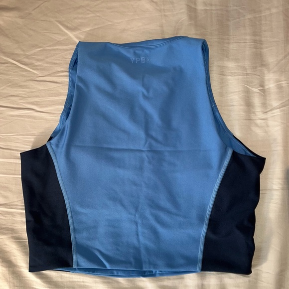 Abercrombie & Fitch Activewear Blue and Black Crop Top and Leggings - Picture 3 of 5